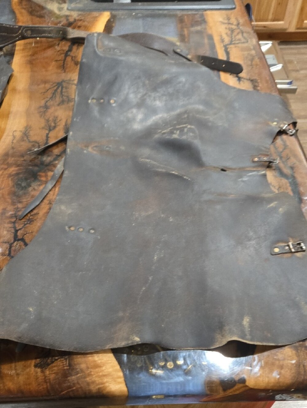 Brown Leather Work Chapps In Good Condition. - Picture 7 of 9